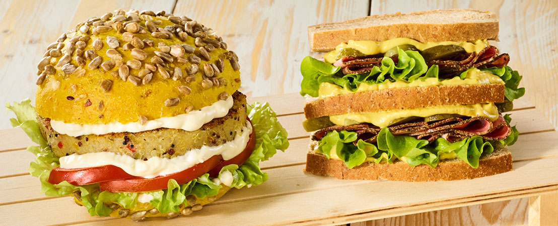 New York Sandwich e Panino alla curcuma con burger di quinoa, dadolata di verdure e maionese vegana
