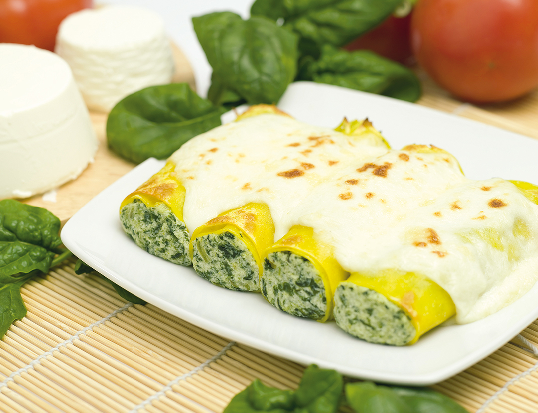 Cannelloni di ricotta e spinaci con besciamella – Ricotta and Spinach Cannelloni with Béchamel Sauce