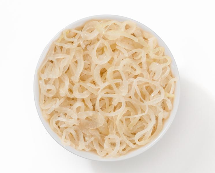 Cipolle bianche a rondelle (Weiße Zwiebeln in Scheiben)