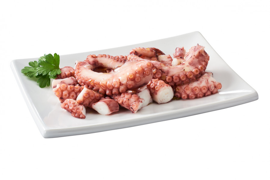Polpo intero già cotto (Whole cooked octopus)