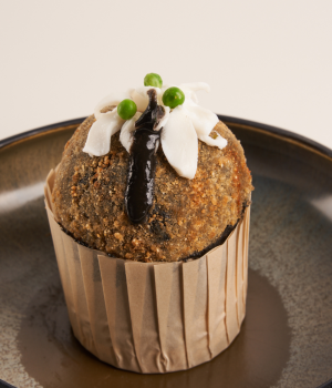 Arancino with cuttlefish ink