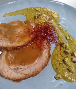 ARROSTO DI VITELLO RIPIENO E  SALSA AL PISTACCHIO