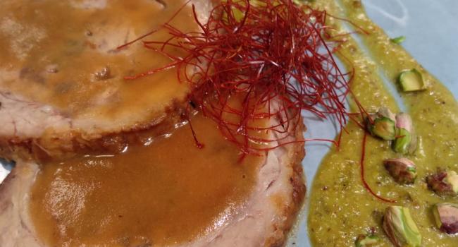 ARROSTO DI VITELLO RIPIENO E  SALSA AL PISTACCHIO
