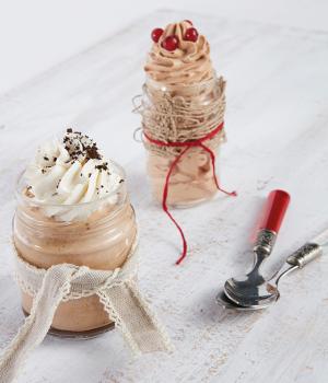 BICCHIERINI DI MOUSSE AFFOGATA AL CAFFÈ