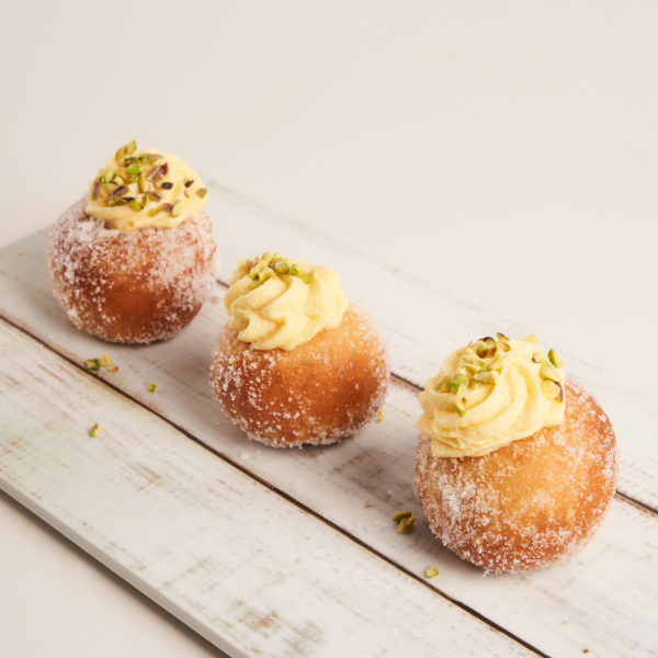 Bomboloni alla crema pasticcera