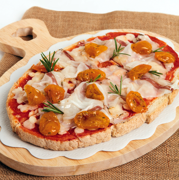 Bruschetta mit gelben Datteltomaten und Lardo-Speck