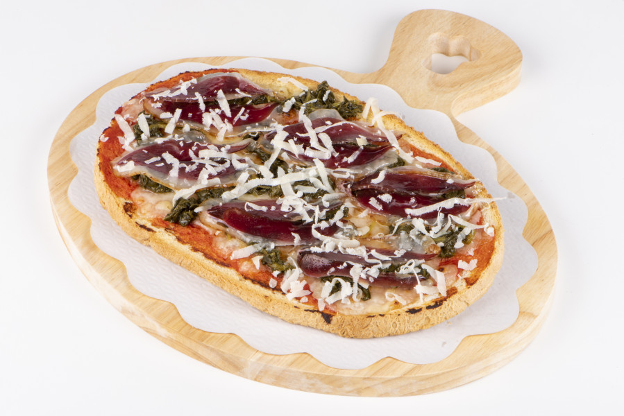 BRUSCHETTA SPINACI E PETTO D'OCA AFFUMICATO