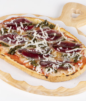 BRUSCHETTA SPINACI E PETTO D'OCA AFFUMICATO