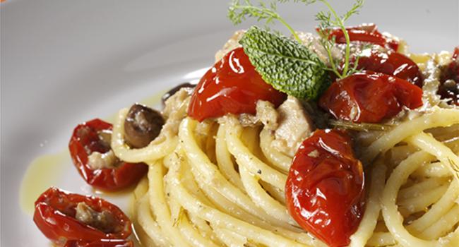 Bucatini mit Schwertfisch und Fenchel