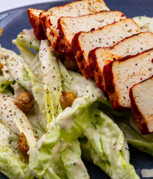 Caesar Salad with vegan mayonnaise and paprika-flavoured tofu