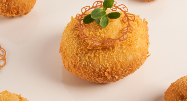 Calzoni brioche ai friarielli, salsiccia e scamorza