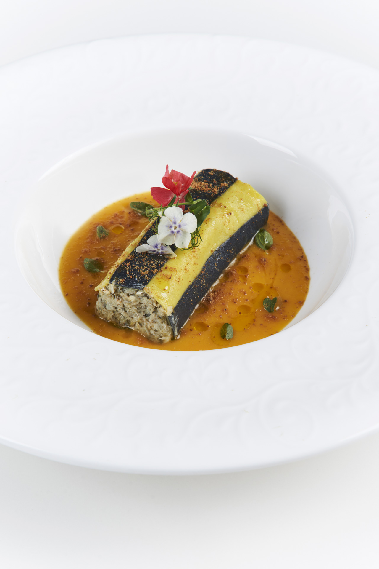 CANNELLONI BICOLORE CON BACCALÀ, FRIARIELLI E SALSA DI DATTERINO GIALLO