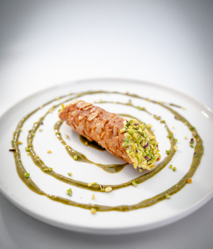 Cannolo pistacchioso al tiramisù