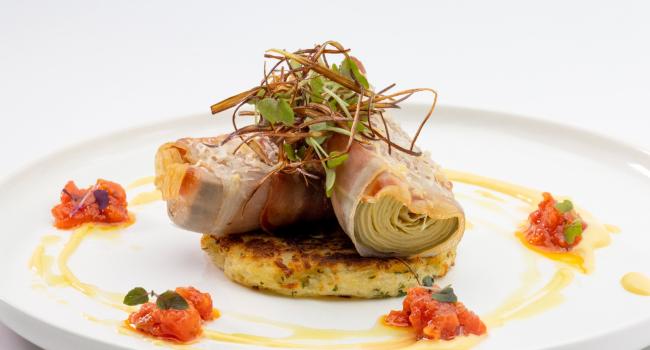 ARTISCHOCKEN IM SPECKMANTEL, KARTOFFELRÖSTI UND ARRABBIATA