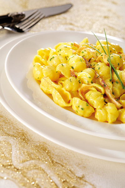 CONCHIGLIE CON PROSCIUTTO DI CINGHIALE E ZAFFERANO