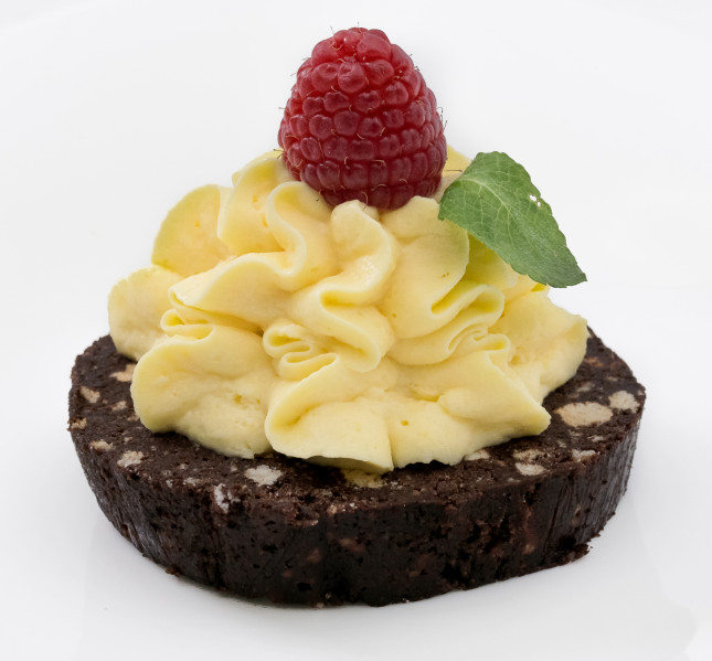 CREMA AL MASCARPONE SU CIALDE DI SALAME AL CIOCCOLATO