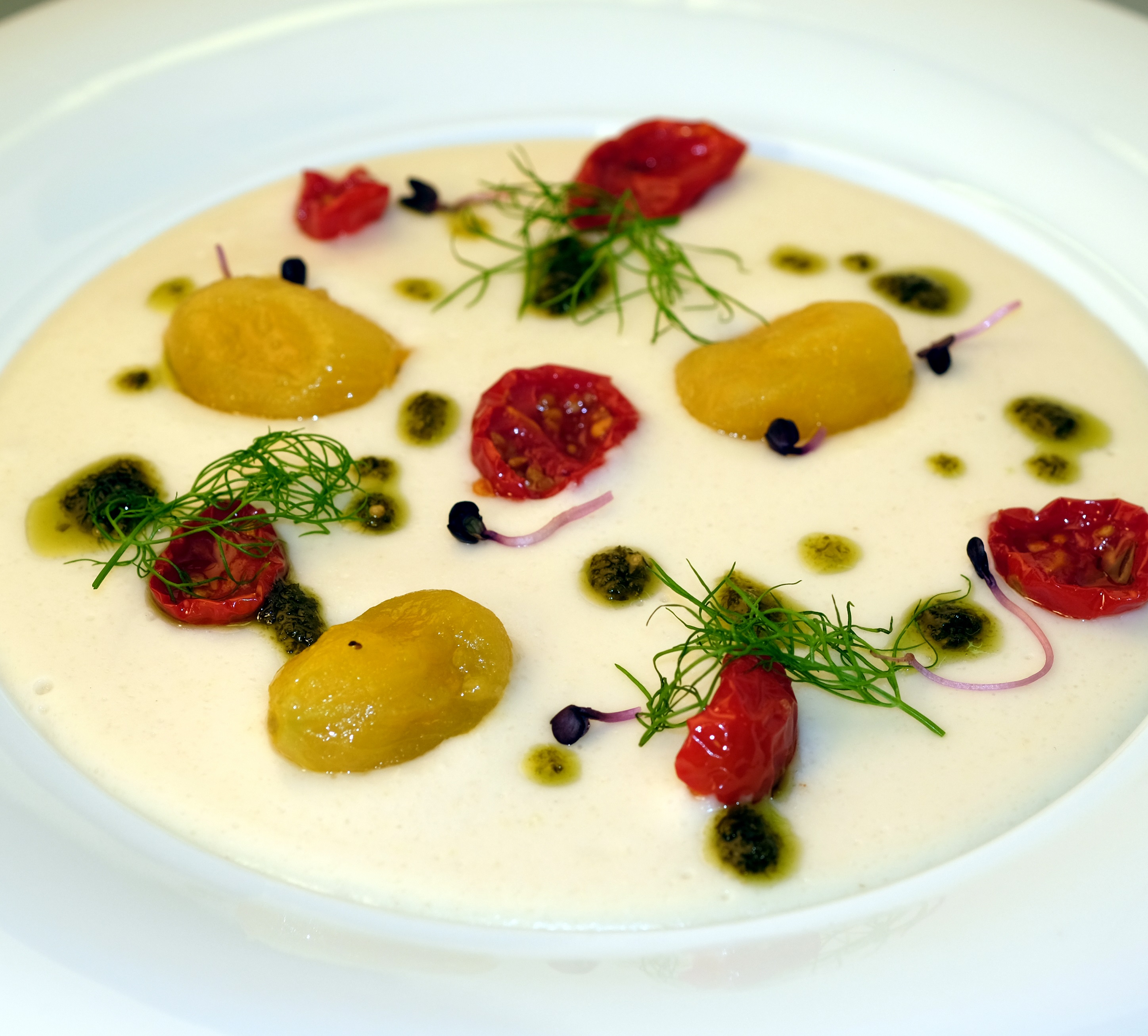 CREMA DI RISO CON DORATI, DATTERINI GIALLI E PESTO DI SENAPE