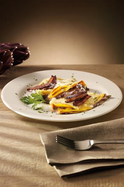 CRÊPES AL RADICCHIO CON FONDUTA E PETTO D'OCA CROCCANTE