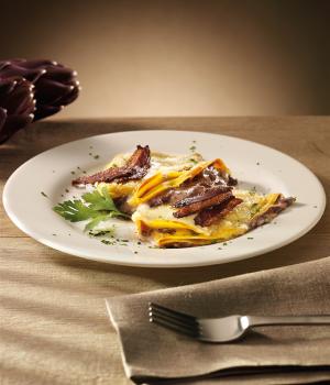 Crêpes with radicchio, fondue and crispy goose breast