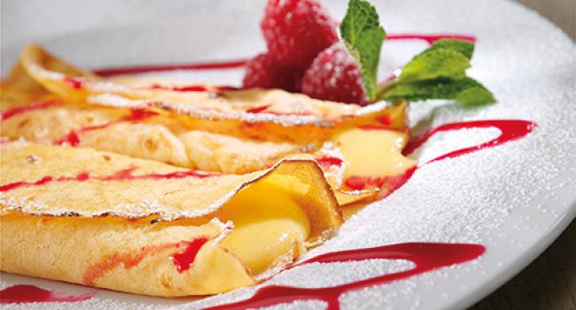 CRÊPES CON CREMA CHANTILLY E FRUTTI DI BOSCO