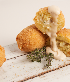 Crocchette di patate cacio e pepe al rosmarino