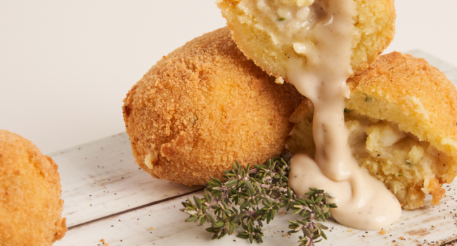 Crocchette di patate cacio e pepe al rosmarino