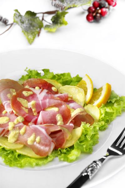 CULATELLO SU INSALATA DI PATATE AGLI AGRUMI