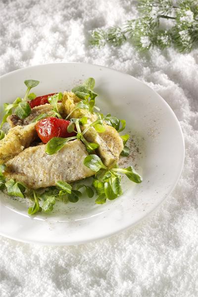 DUO DI PESCE CON CARCIOFI CROCCANTI E POMODORI CANDITI AL BASILICO