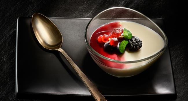 Èpannacotta ai frutti di bosco
