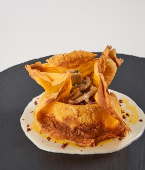 Button mushroom and gorgonzola pouch