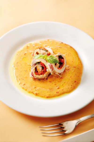 FILETTI DI MAIALE IN PANCETTA E CREMA DI PEPERONI