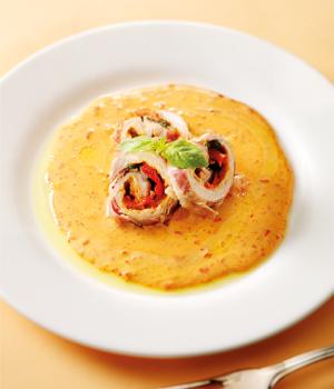 FILETTI DI MAIALE IN PANCETTA E CREMA DI PEPERONI