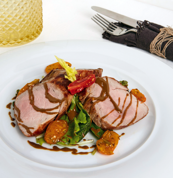 Schweinefilet mit Tomaten und Pistazien