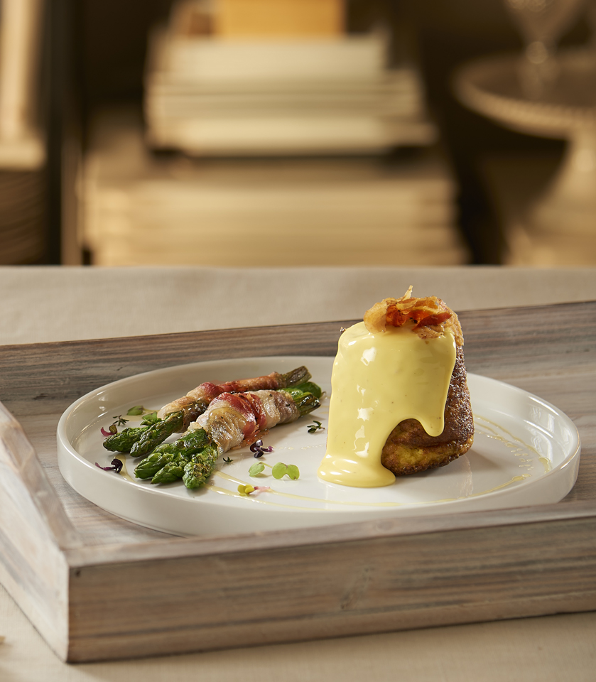 FLAN AGLI ASPARAGI CON GRANCREMA ALLA CARBONARA E GUANCIALE CROCCANTE