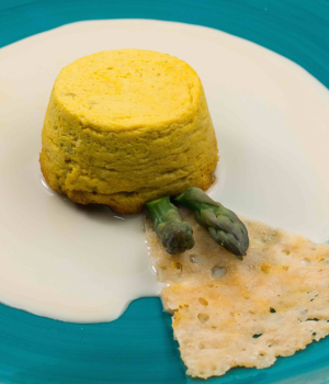 FLAN DI ASPARAGI CON FONDUTA AL GORGONZOLA