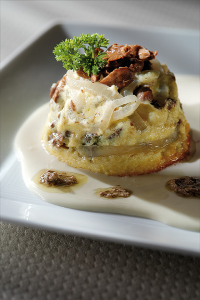 Chanterelles flan  with 5 cheeses sauce
