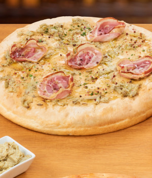 FOCACCIA WITH ARTICHOKES, BACON AND PINK PEPPER