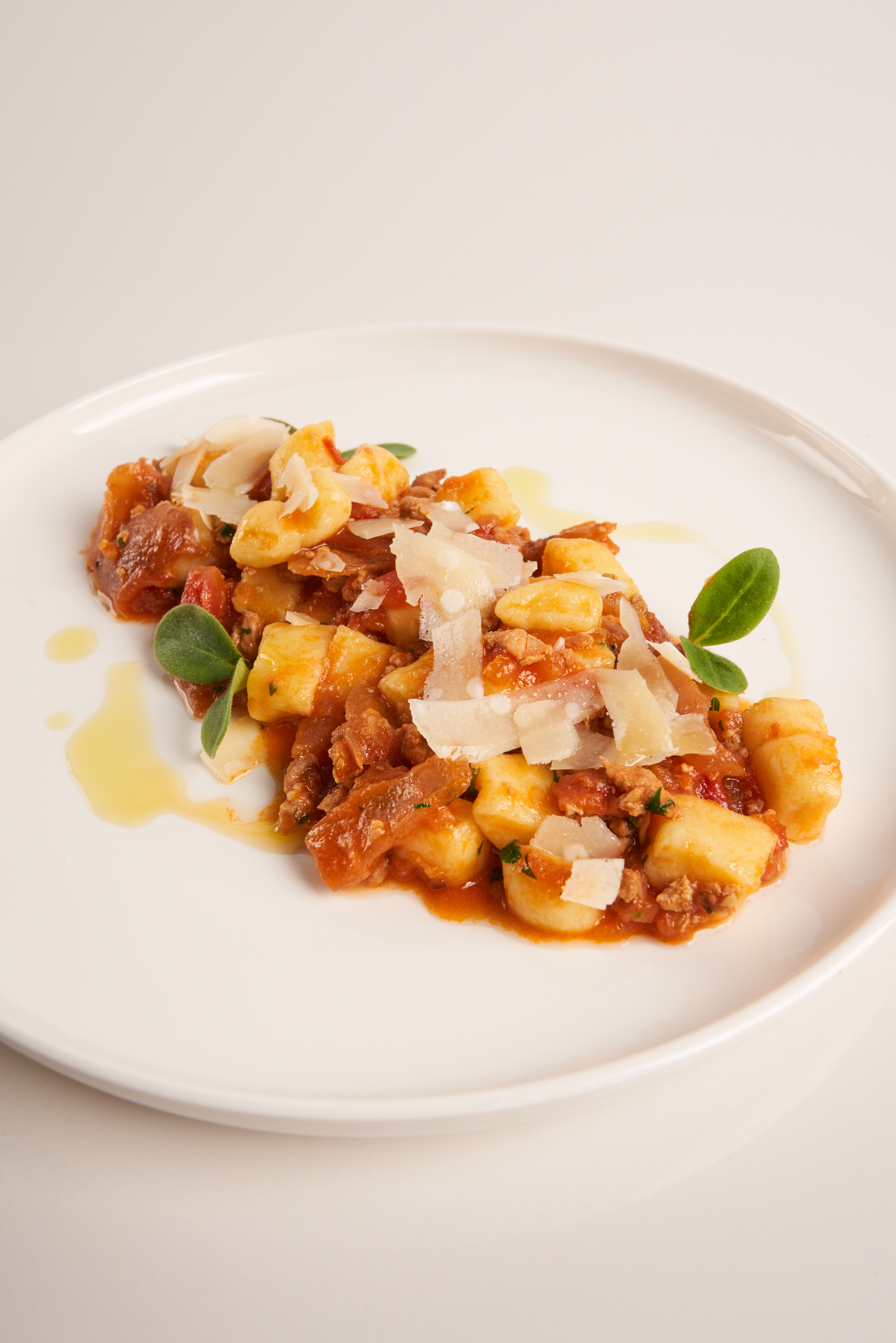 GNOCCHETTI AL RAGÙ BIANCO E FRIGGIONE ALLA BOLOGNESE