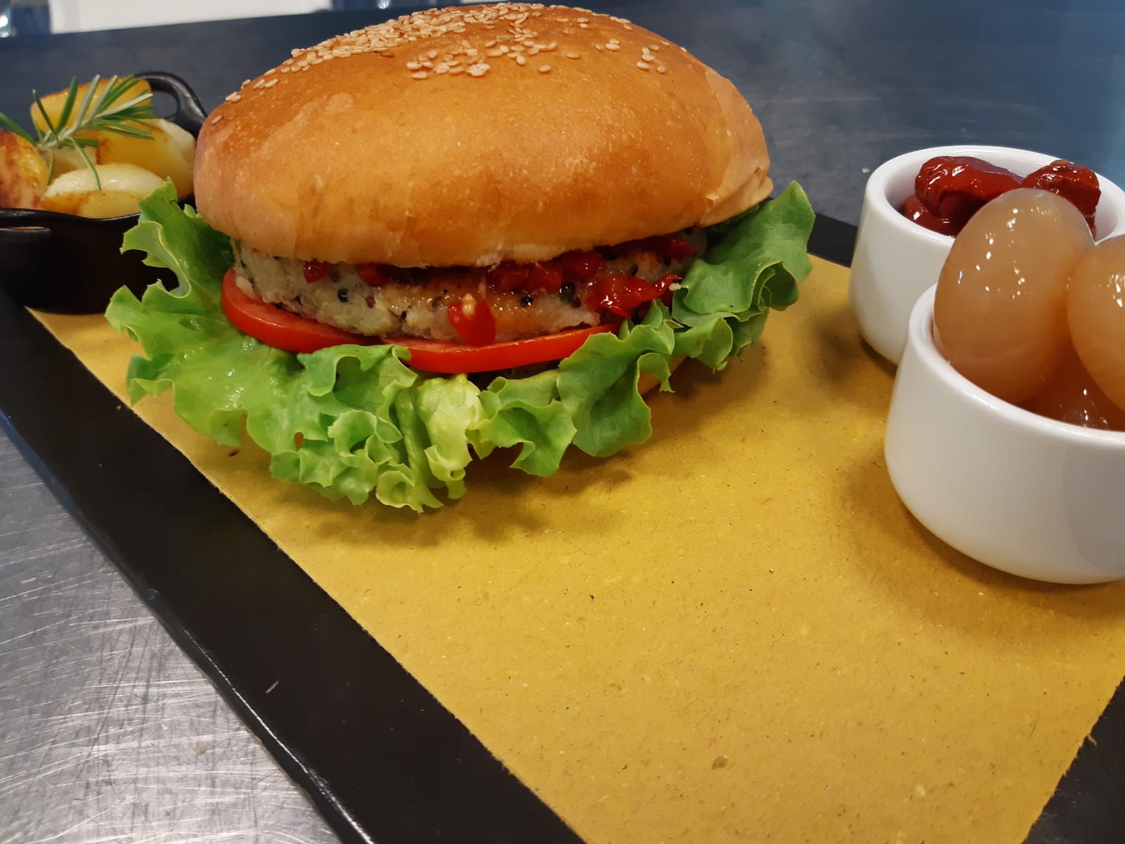 HAMBURGER DI QUINOA VEGANO