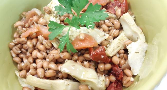 INSALATA DI FARRO E SALMONE AFFUMICATO