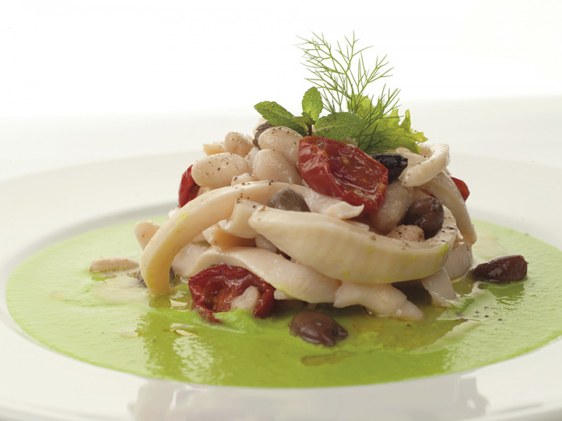 INSALATA DI SEPPIE SU VELLUTATA DI PISELLI