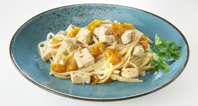 LINGUINE À L'ESPADON ET AUX TOMATES CERISES JAUNES SEMI-SÉCHÉES