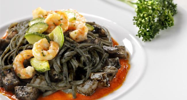 Linguine mit Tintenfisch und Geißelgarnelen