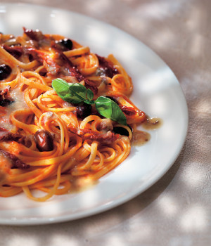 Linguine with tuttosole tomatoes, anchovies and olives