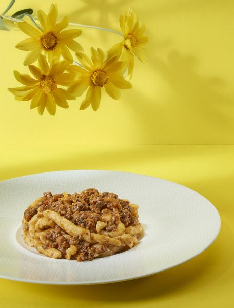 MACCHERONI AL FERRETTO MIT FLEISCHSAUCE VOM SCHWARZEN SCHWEIN AUS KALABRIEN