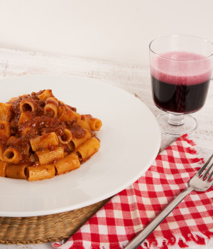 MACCHERONI AL RAGÙ DI MANZO