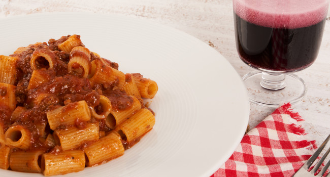 MACCHERONI AL RAGÙ DI MANZO