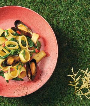 MEZZE MANICHE MIT STÄNGELKOHL UND MIESMUSCHELN