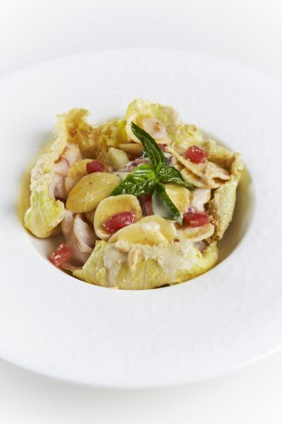 ORECCHIETTE MIT GERÄUCHERTEM SCHWERTFISCH,  PANZANELLA UND ÈCACIOEPEPE-SAUCE