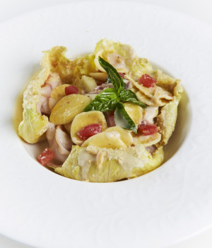 ORECCHIETTE AVEC ESPADON FUMÉ,  PANZANELLA ET SAUCE ÈCACIOEPEPE